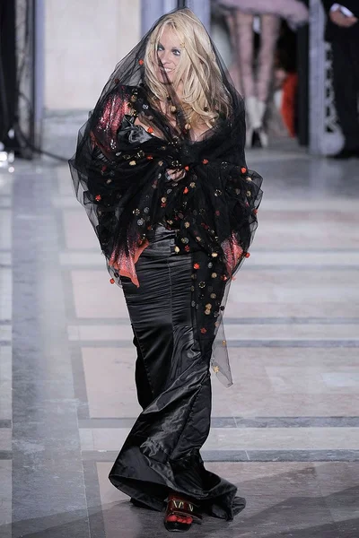 Look 48